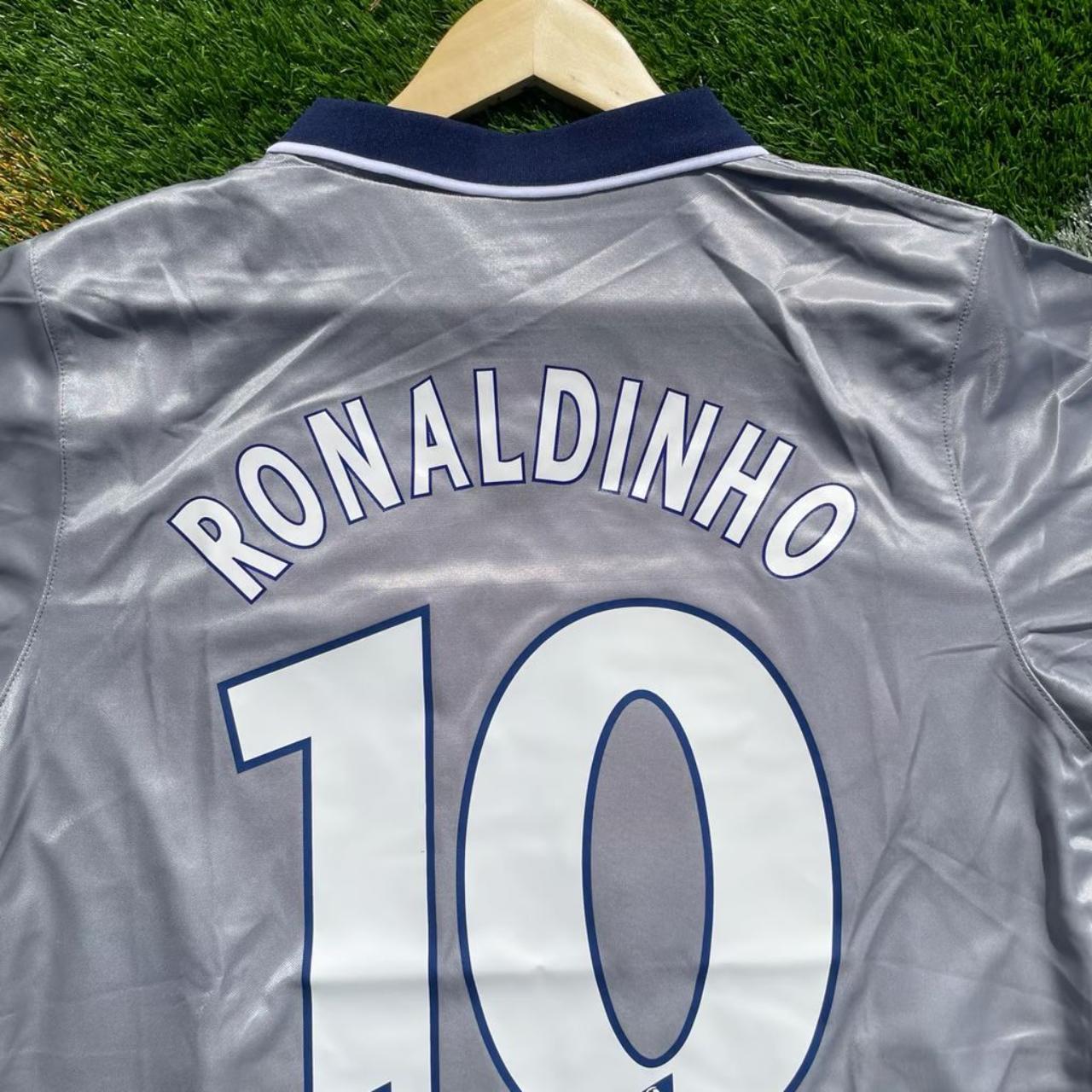 PSG 2000/01 Away Football Jersey – Ronaldinho #21, Okocha #10