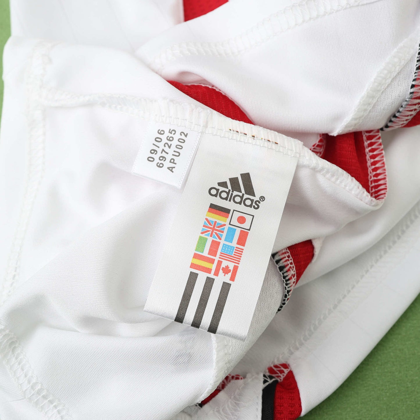 AC Milan 06/07 Away Football Jersey – Kaka #22, Ronaldinho #80, Maldini #3
