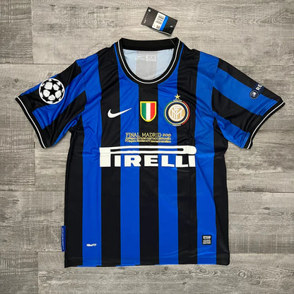 Inter Milan 09/10 Home Football Jersey – Milito #22, Balotelli #45