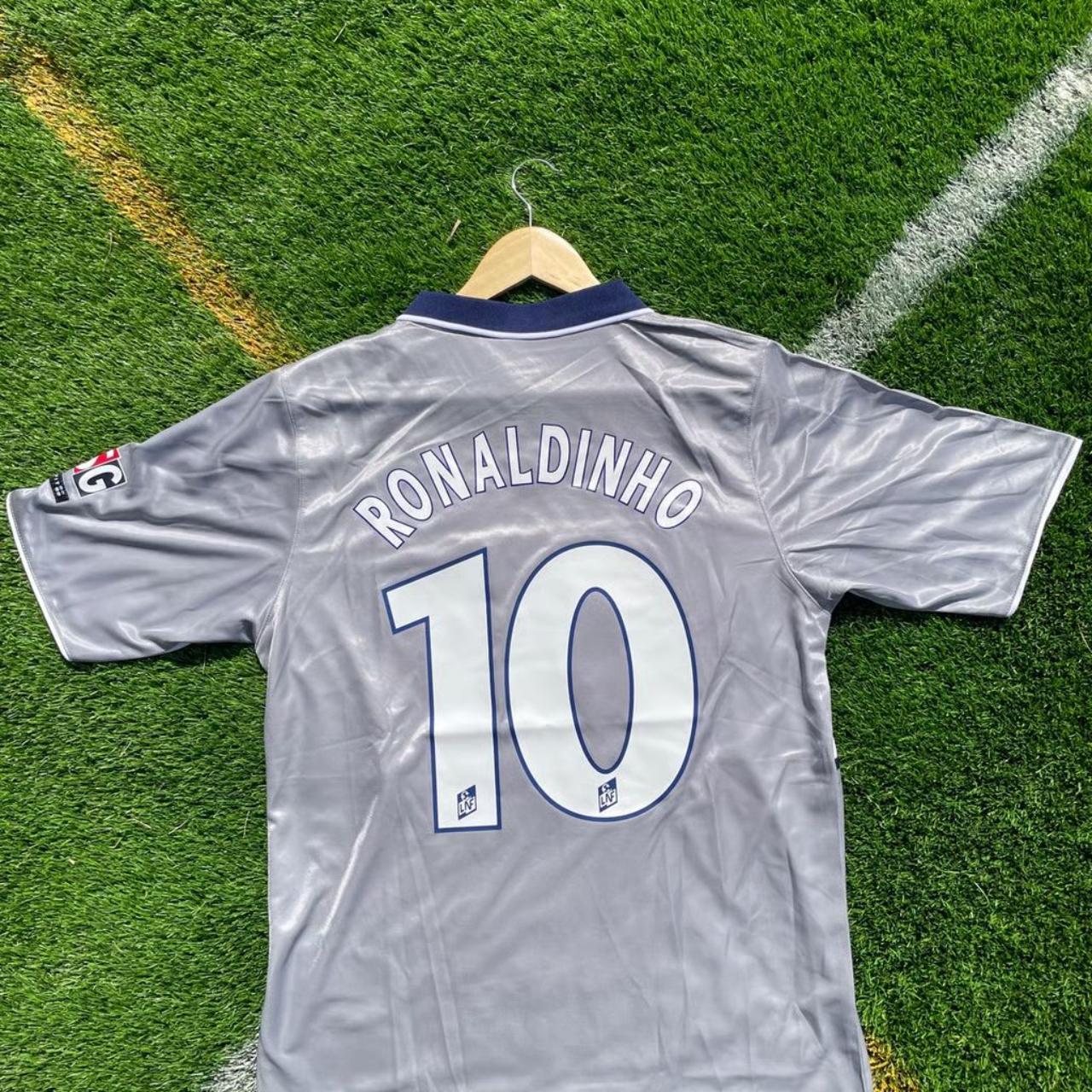 PSG 2000/01 Away Football Jersey – Ronaldinho #21, Okocha #10
