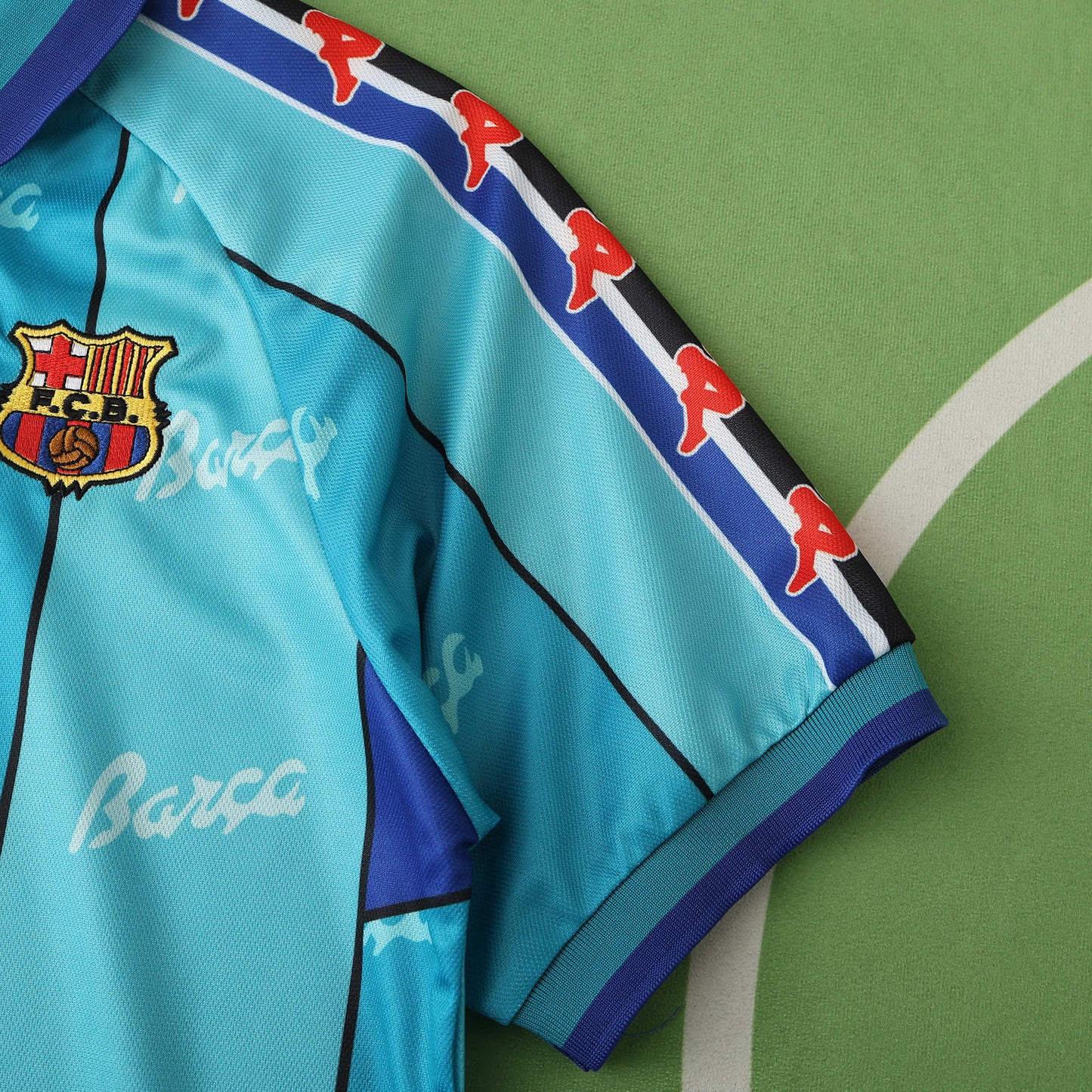 FC Barcelona 1996/97 Away Retro Jersey – Ronaldo #9, Figo #7